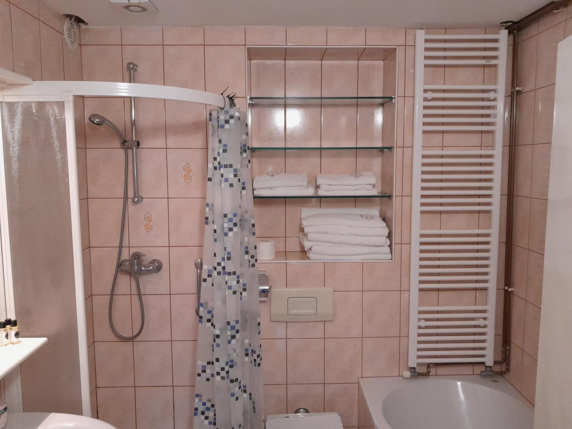 Hotel Pri Belokranjcu Novo Mesto Exteriér fotografie